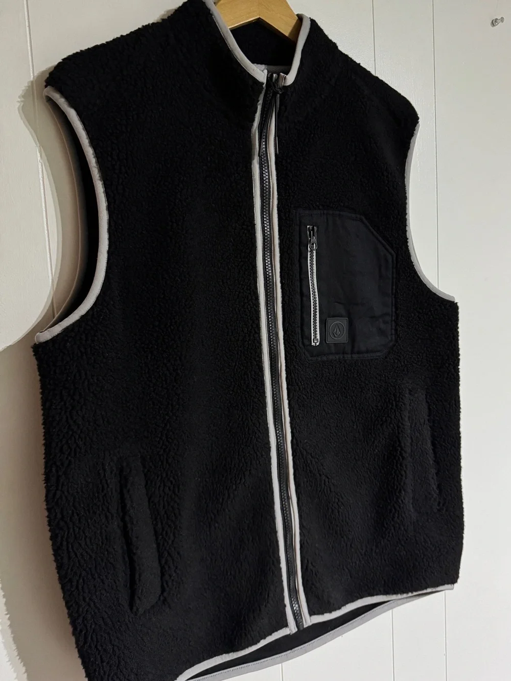 Volcom Black Fleece Vest Full Zip Sherpa Cozy Business Casual